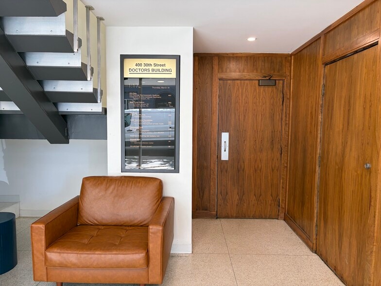 More Photos Of 400 30th St, Oakland Medical For Lease