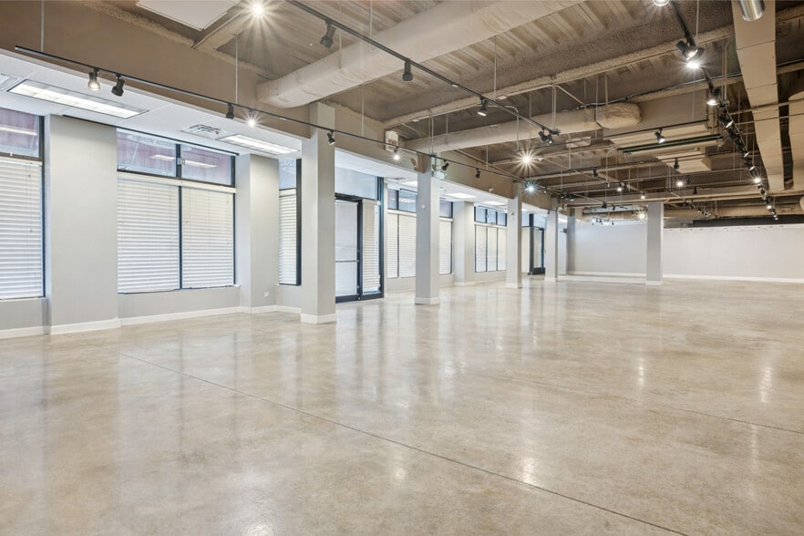 More Photos Of 4420-4428 N Clark St, Chicago Apartments For Sale