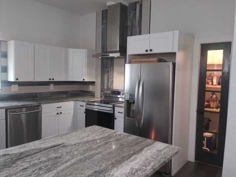 More Photos Of 1092 Sells Ave SW, Atlanta Specialty For Sale