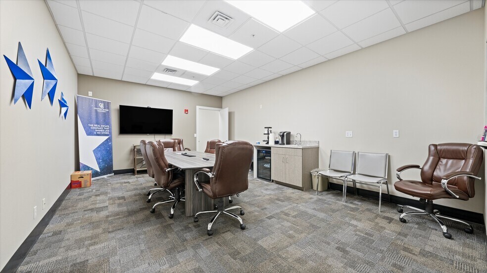 More Photos Of 8836 W Gage Blvd, Kennewick Office For Sale