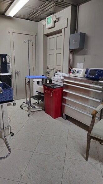 More Photos Of 25550 Hawthorne Blvd, Torrance Medical For Sale