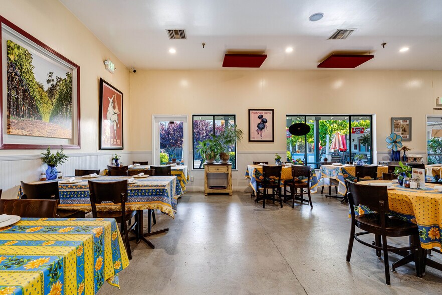 More Photos Of 1270 Broadway, Sonoma Freestanding For Sale