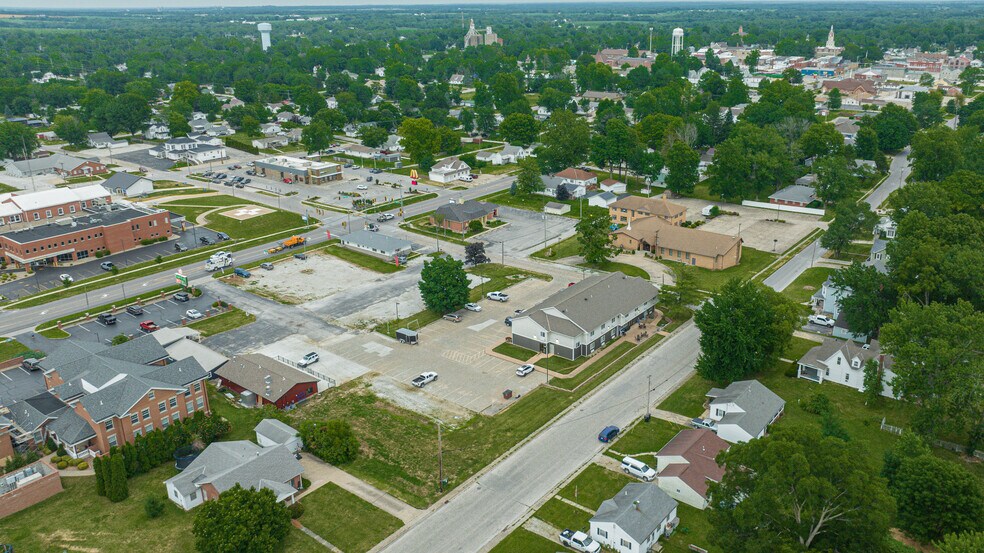 More Photos Of 625 W Washington St, Pittsfield Hotel For Sale