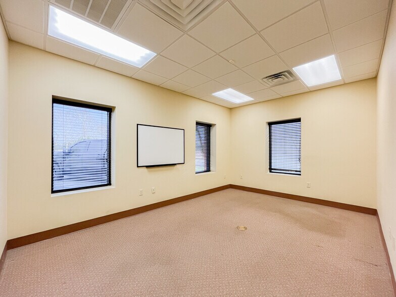 More Photos Of 205 Marcon Dr, Lafayette Manufacturing For Sale