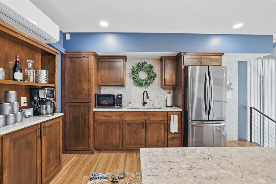 More Photos Of 663 Valerie Ave, Hudson Specialty For Sale