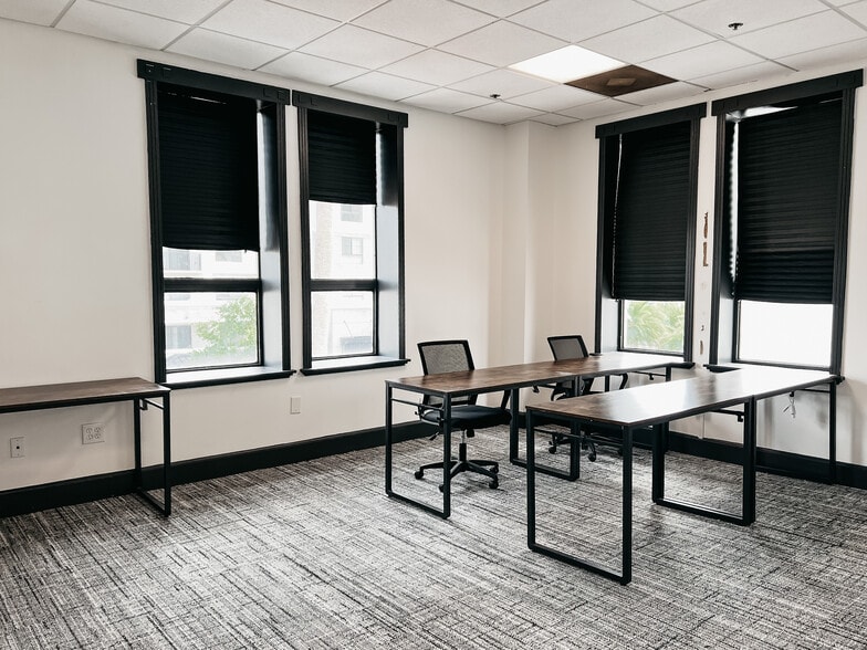 More Photos Of 442 W Kennedy Blvd, Tampa Office For Lease