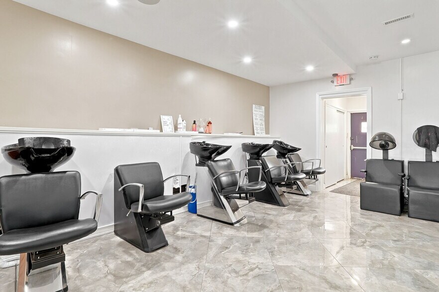 More Photos Of 381 Main St, Poughkeepsie Office For Sale