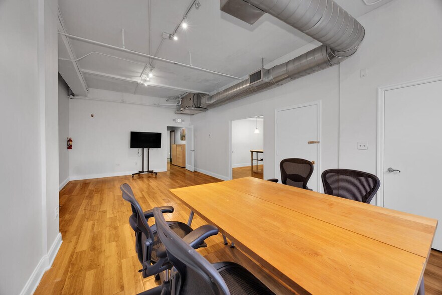 More Photos Of 2334-2346 Ponce De Leon Blvd, Coral Gables Office For Lease