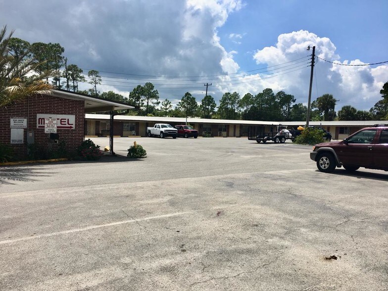 More Photos Of 601 N State St, Bunnell Hotel For Sale