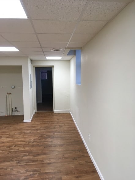 More Photos Of 137 E Washington St, Shelbyville Lodge Meeting Hall For Sale