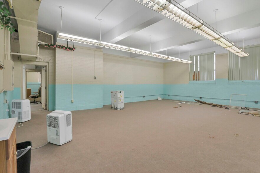 More Photos Of 300 E Auburn Ave, Springfield Office For Sale