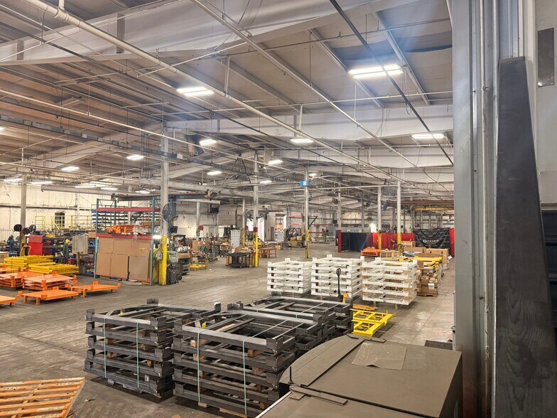 More Photos Of 211 Province St, Franklin Manufacturing For Lease