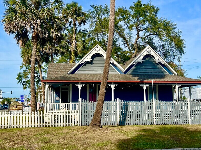 More Photos Of 117 S French Ave, Sanford Restaurant For Lease