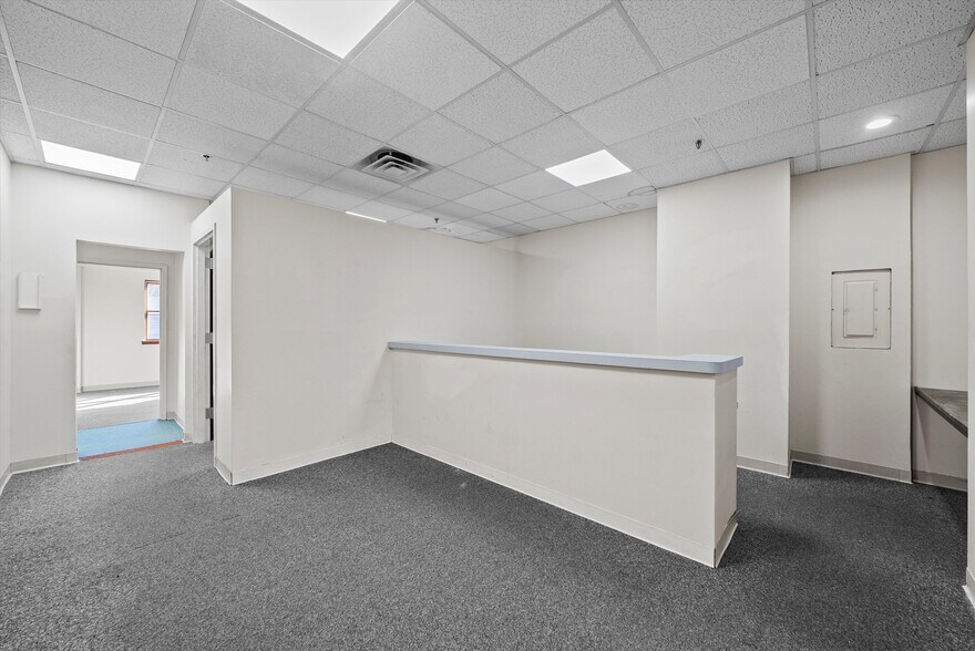 More Photos Of 24 Old Albany Post Rd, Croton-on-Hudson Medical For Lease