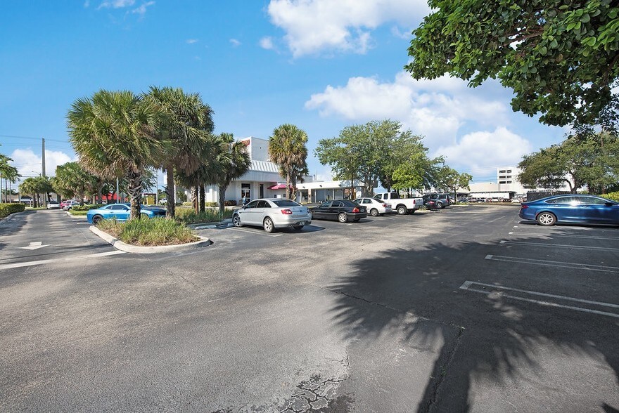 More Photos Of 2701 W Okeechobee Blvd, West Palm Beach Office For Sale