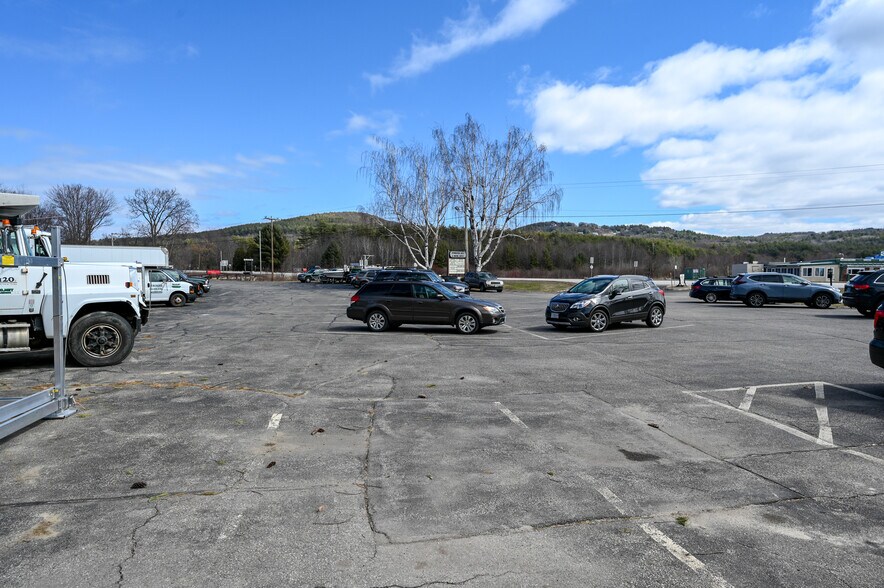 More Photos Of 1934 Lakeshore Rd, Gilford Office For Sale