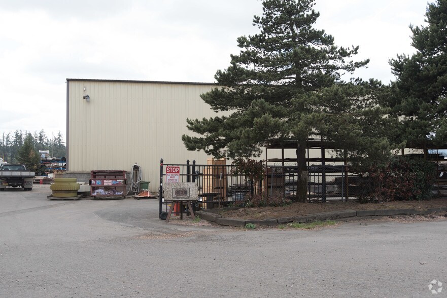 More Photos Of 18650 SW Pacific Hwy, Tualatin Warehouse For Lease