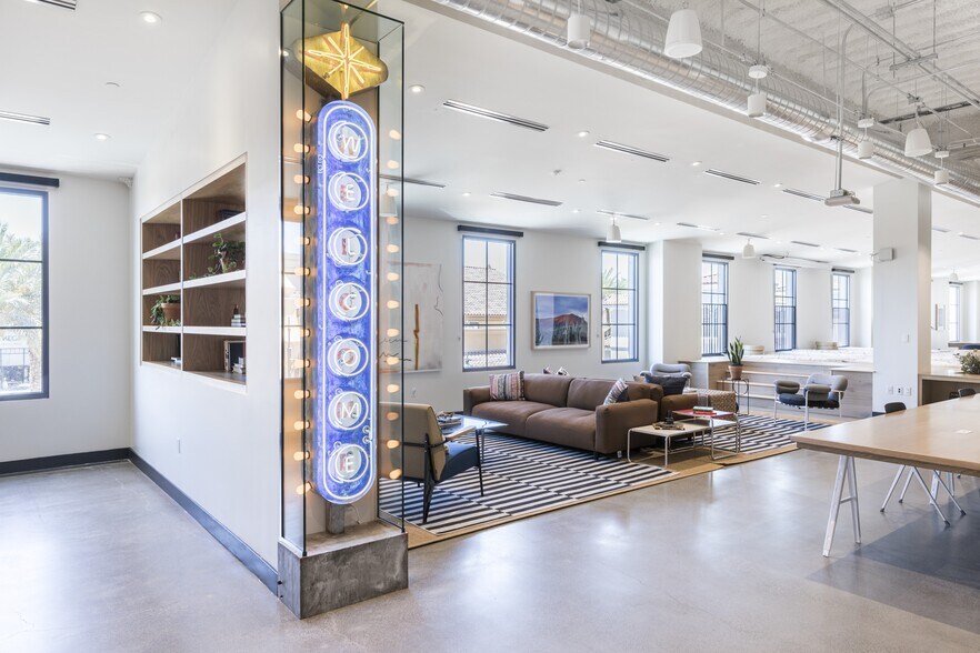 More Photos Of 6543 S Las Vegas Blvd, Las Vegas Office For Lease