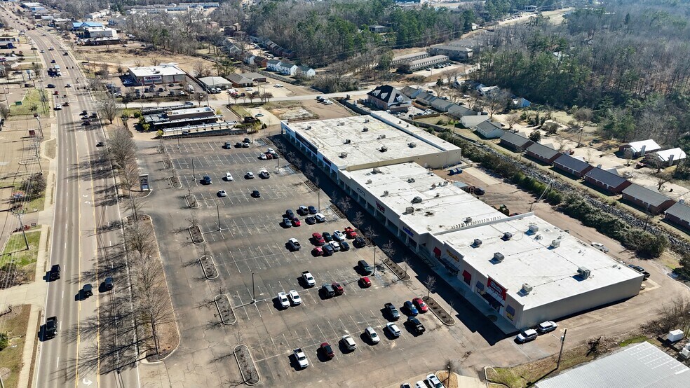 More Photos Of 2128-2150 Jackson Ave W, Oxford Unknown For Lease