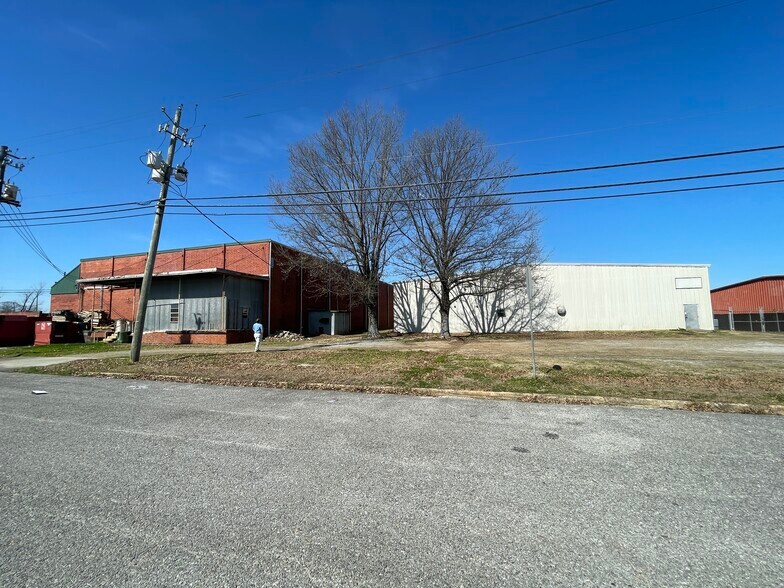 More Photos Of 1100 Chandler St, Montgomery Industrial For Sale