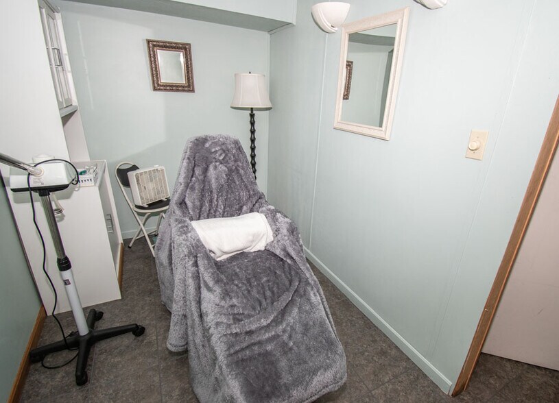 More Photos Of 3861 Main St, Mineral Ridge Office For Sale