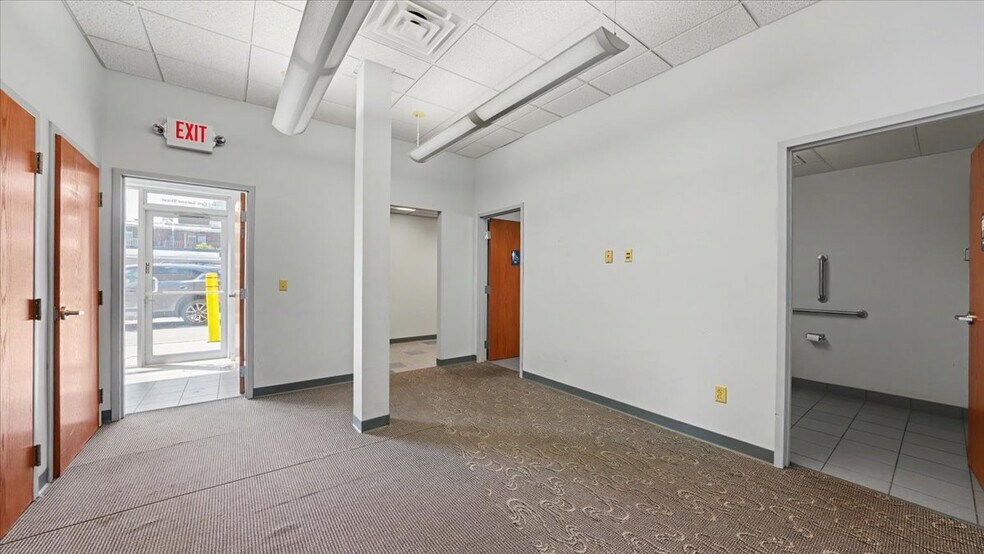 More Photos Of 102 Walnut St, Winona Office Residential For Sale