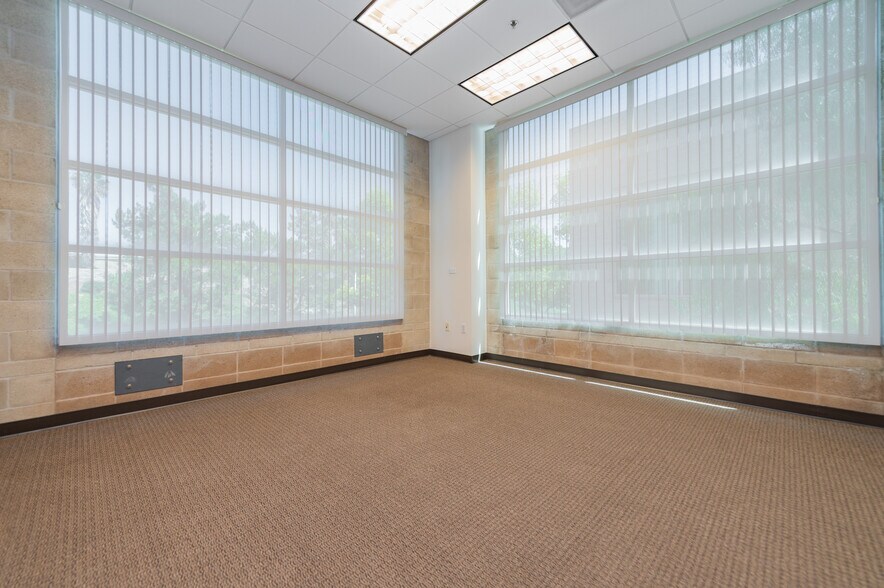 More Photos Of 8925 Research Dr, Irvine Office For Sale