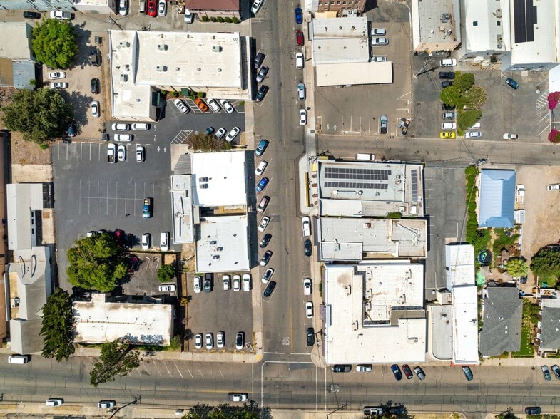 More Photos Of 409 Center St, Yuba City Storefront Retail Office For Lease