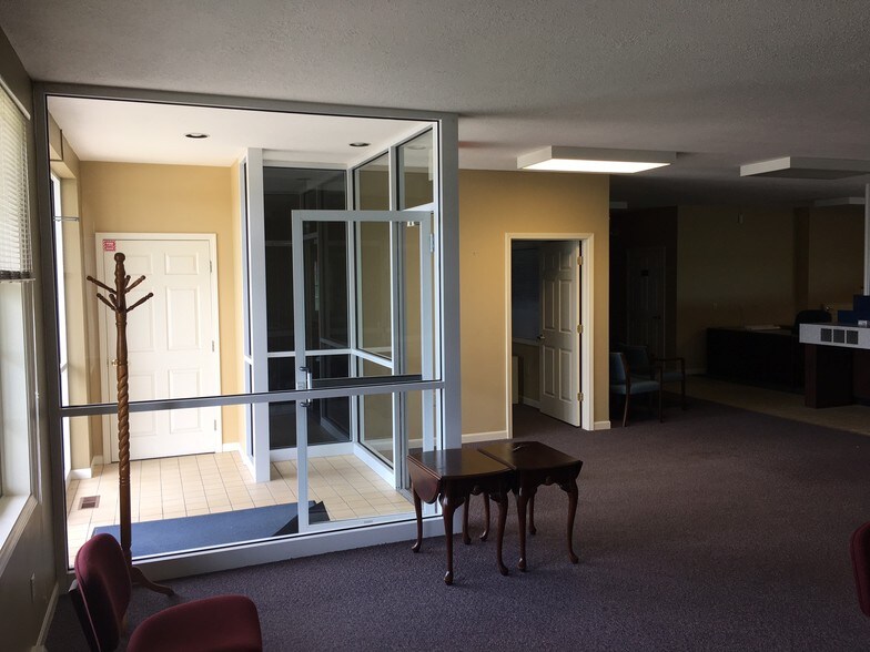More Photos Of 461 Brown Blvd, Bourbonnais Medical For Lease