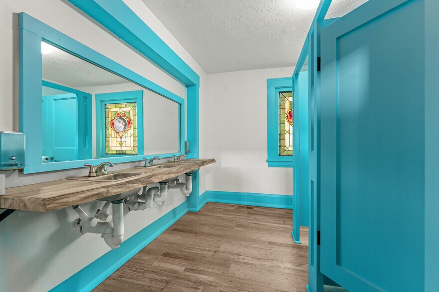 More Photos Of 908 Market St, Beaver Religious Facility For Sale