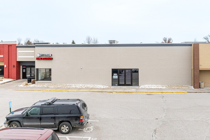 More Photos Of 3000 N White Bear Ave, Maplewood Unknown For Lease