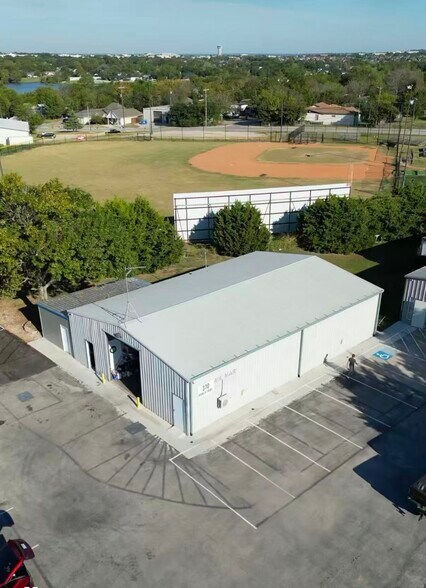 More Photos Of 382 Ranch Trl, Rockwall Warehouse For Sale