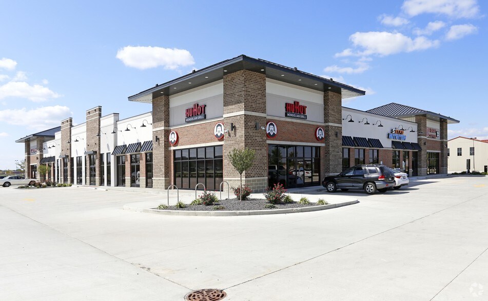 More Photos Of 902 Meijer Dr, Champaign Storefront Retail Office For Lease