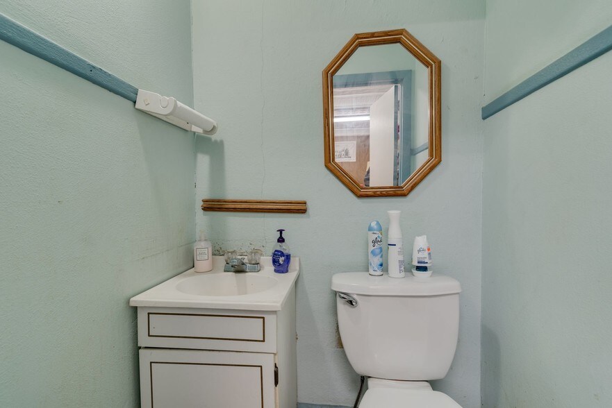More Photos Of 53 Audrey Ave, Oyster Bay Storefront Retail Residential For Sale
