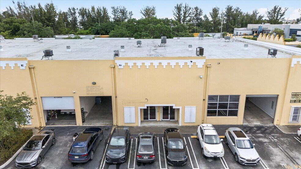 More Photos Of 3815 NW 125th St, Opa Locka Showroom For Lease