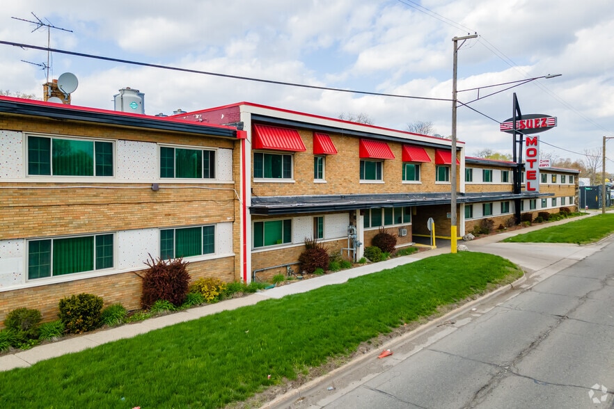 More Photos Of 3333 E 8 Mile Rd, Warren Hotel For Sale