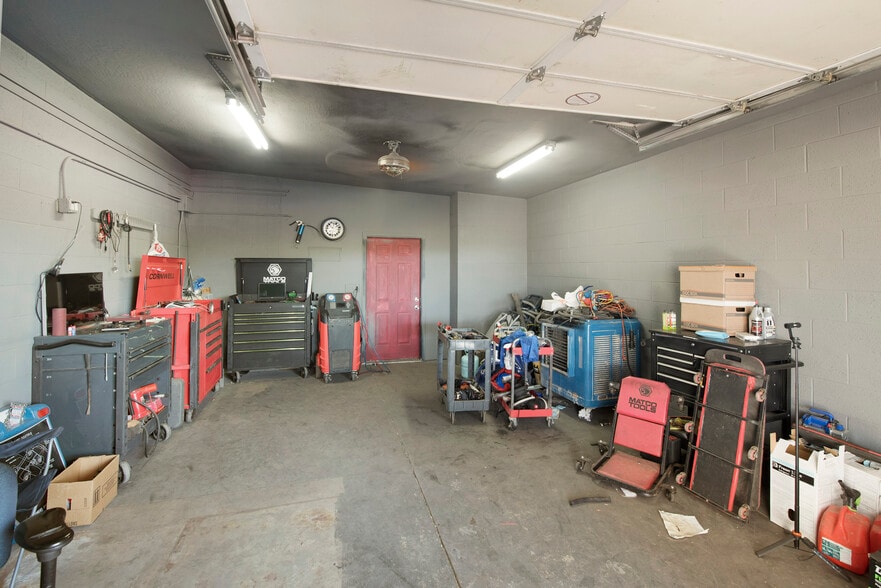 More Photos Of 507 E Broadway Rd, Phoenix Freestanding For Sale