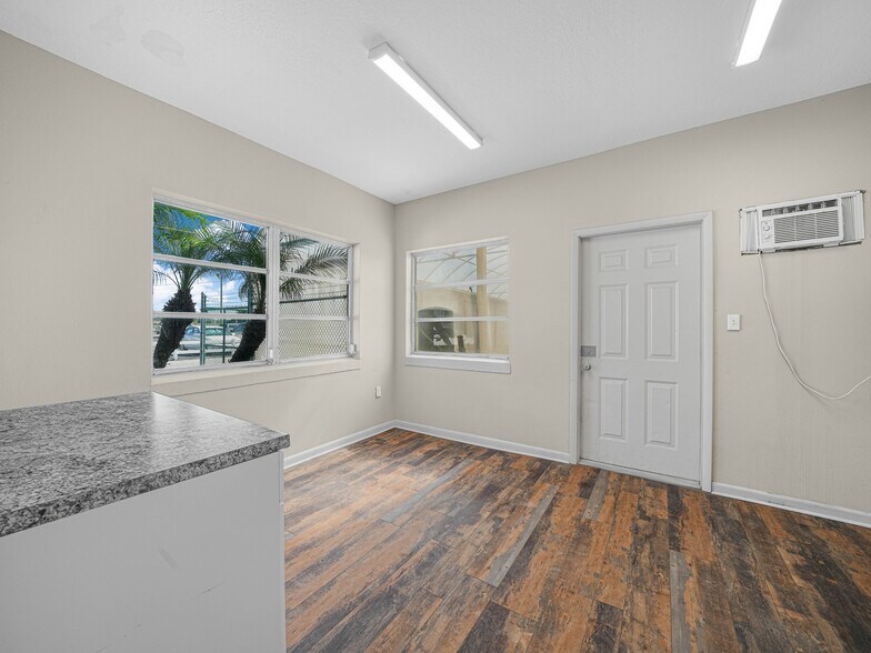 More Photos Of 16110 US 27, Lake Wales Light Distribution For Lease