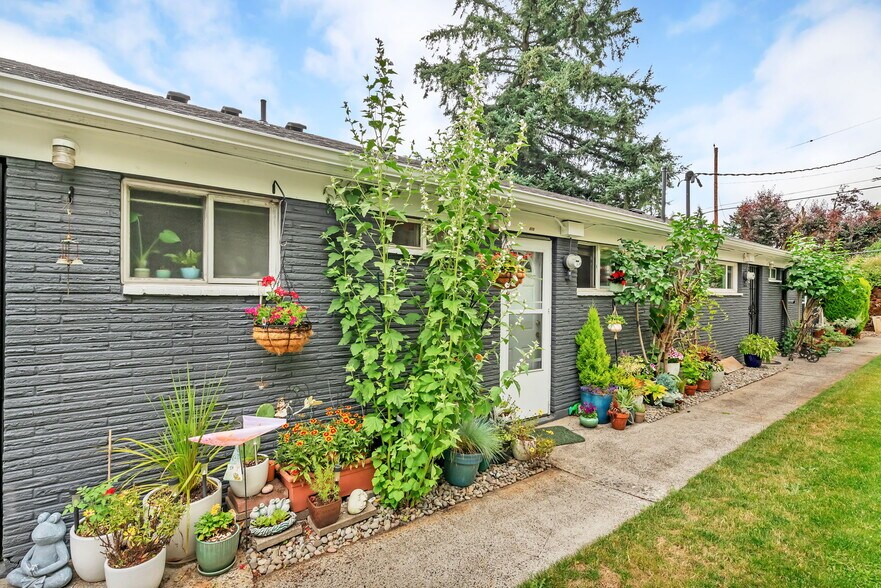 More Photos Of 206-240 NE 66th Ave, Portland Apartments For Sale