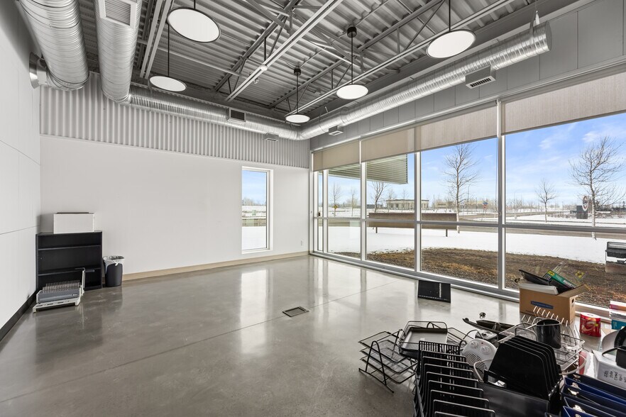 More Photos Of 261211 Wagon Wheel Way, Rocky View No 44 Light Manufacturing For Sale