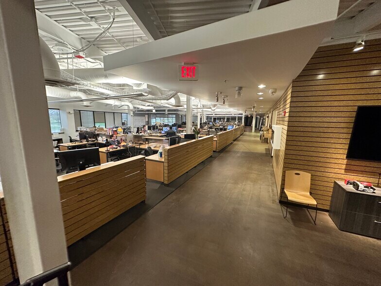 More Photos Of 7007 Discovery Blvd, Dublin Office For Sale