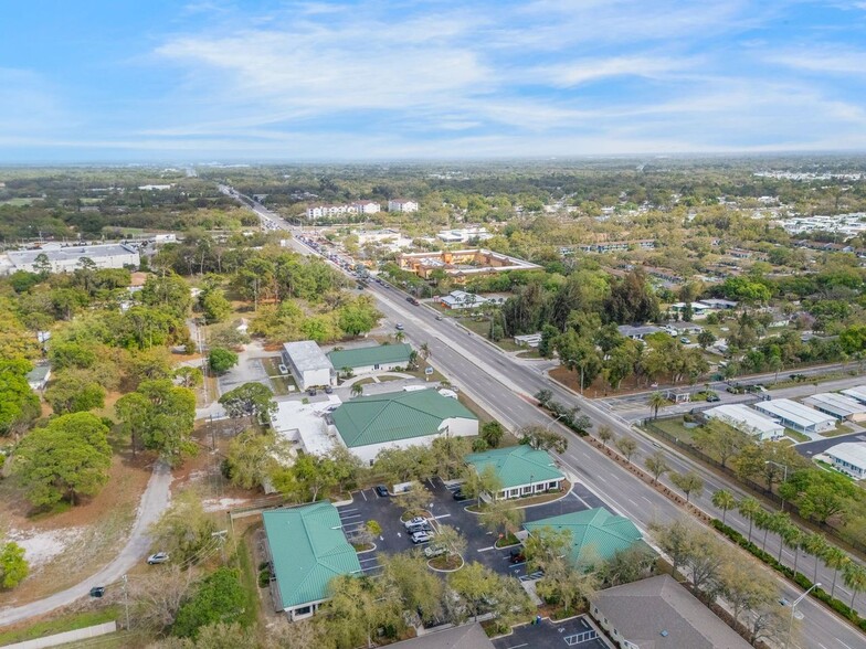 More Photos Of 3293 Fruitville Rd, Sarasota Medical For Sale
