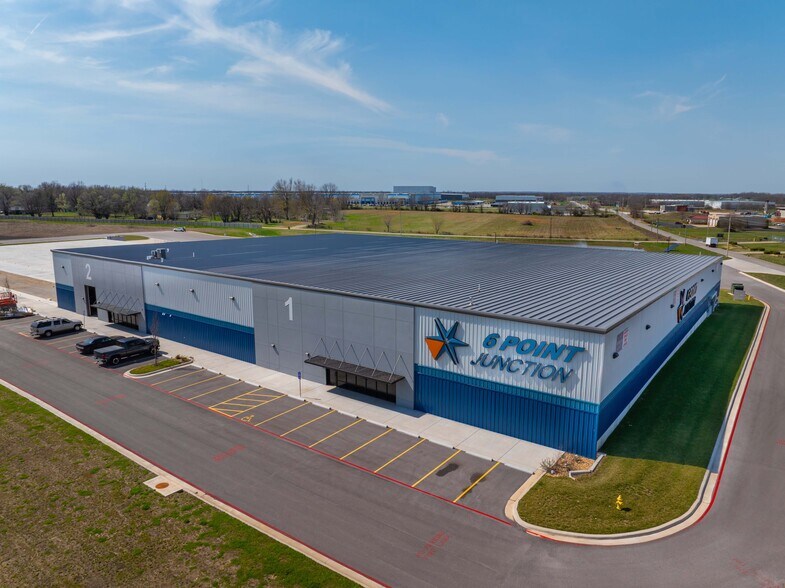 More Photos Of 3570 Sawyer rd, Brookline Industrial For Lease