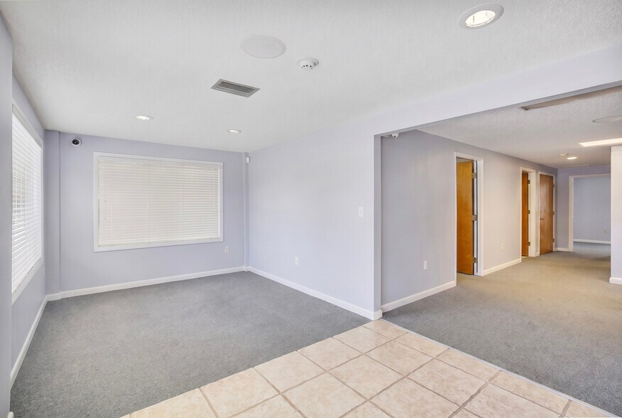 More Photos Of 3306 26th St W, Bradenton Medical For Sale