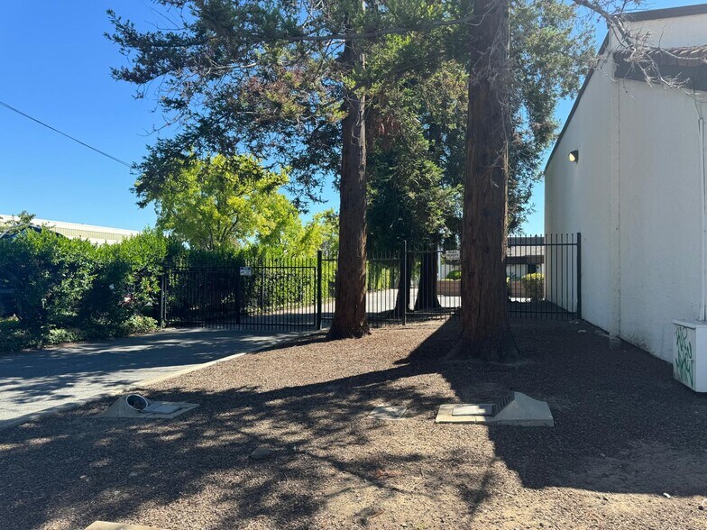 More Photos Of 1868-1872 Stone Ave, San Jose Manufacturing For Lease