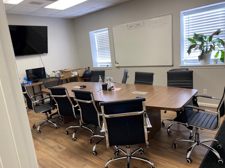 More Photos Of 404 Newport Blvd, League City Office For Lease