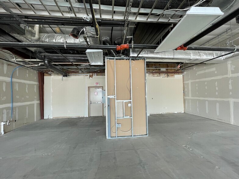 More Photos Of 911 29th St SE, Watertown Unknown For Lease