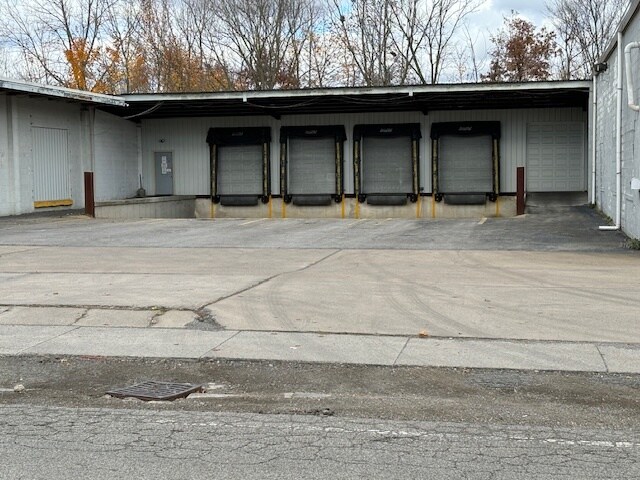 More Photos Of 1666 McMyler St, Warren Warehouse For Lease