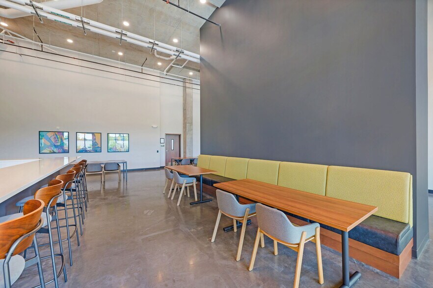 More Photos Of 176 Robert St S, Saint Paul Apartments For Lease