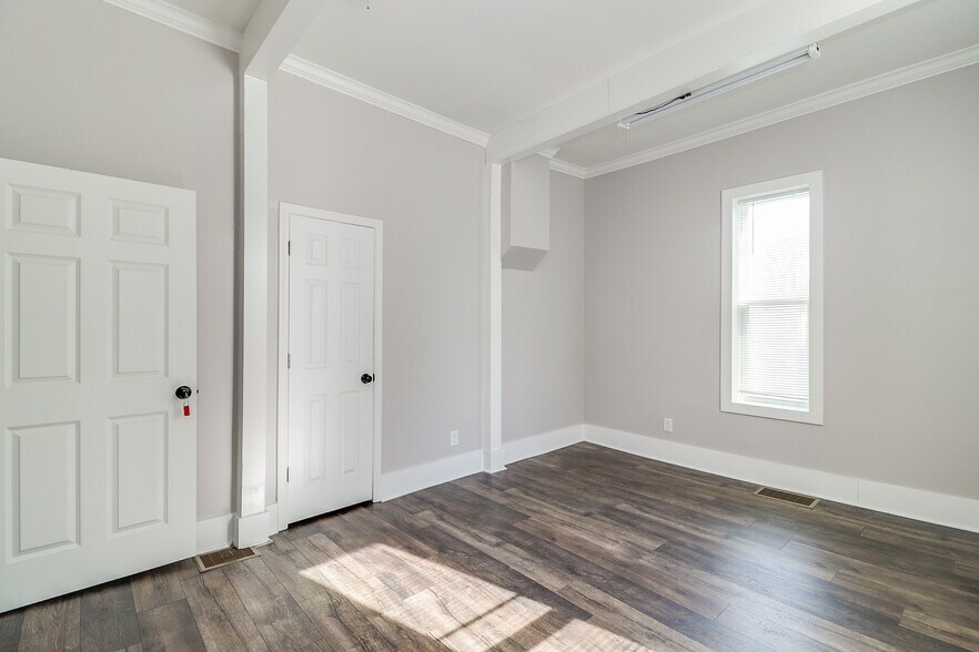 More Photos Of 104 W Candler St, Winder Medical For Sale